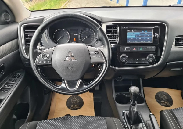 Mitsubishi Outlander cena 68900 przebieg: 120000, rok produkcji 2016 z Radłów małe 137